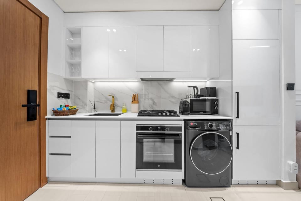 Brand New Luxury Studio, Amazing Pool & Gym Apartment in Dubai