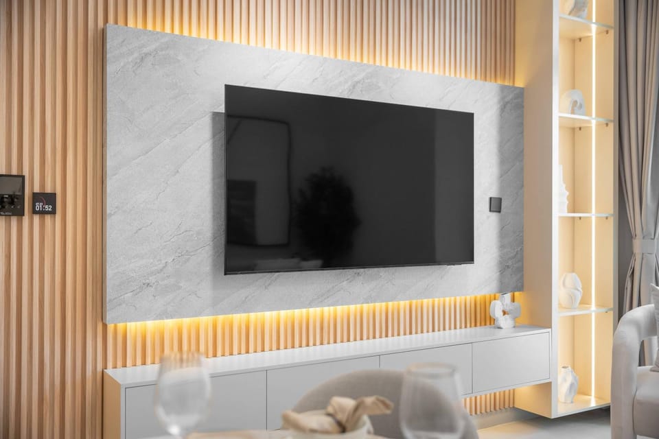 Chic 1BR Getaway, Sleeps 4, Stunning Pool Views Apartment in Dubai