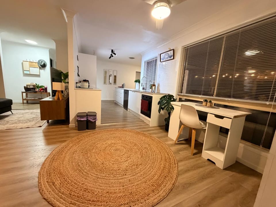 Serene Saltair House in Redland Bay