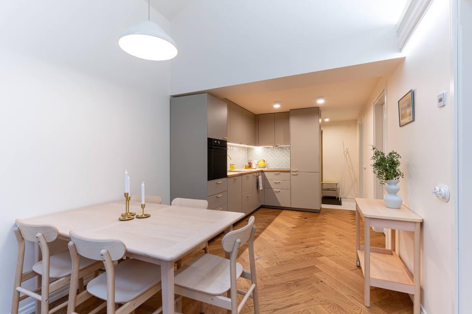 Kitchen or kitchenette, Living room, Dining area, oven, pet friendly