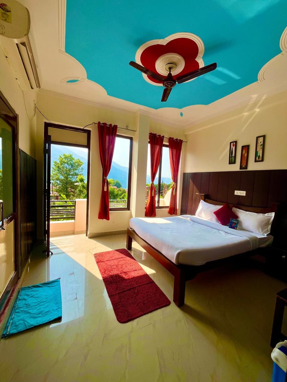 Hostel Cozy Bedz Hostel in Rishikesh