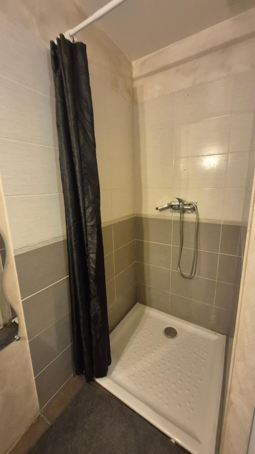 Chambre avc salle de bain chez l habitant a Montfaucon Vacation rental in Besançon