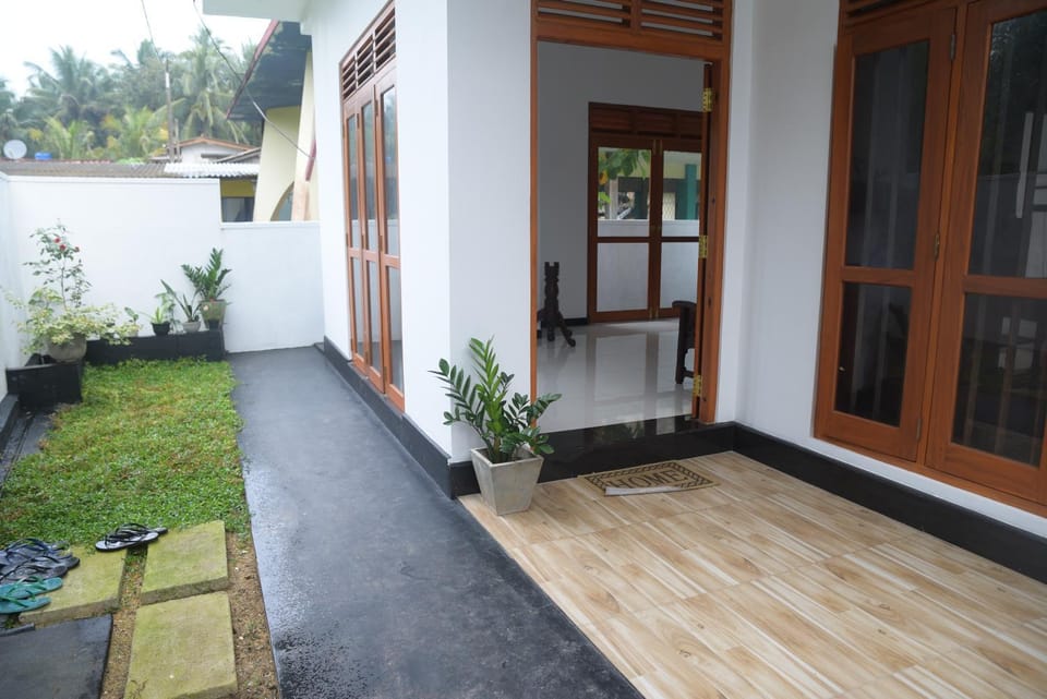 Property building, Day, Garden, Garden view
