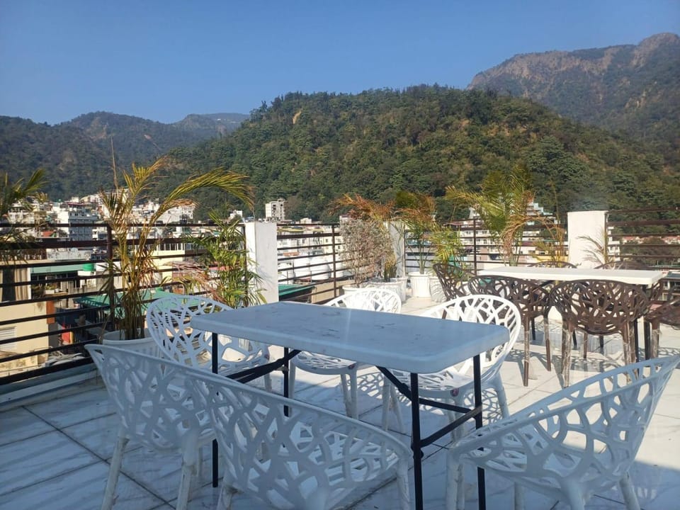 View (from property/room), Dining area, Mountain view