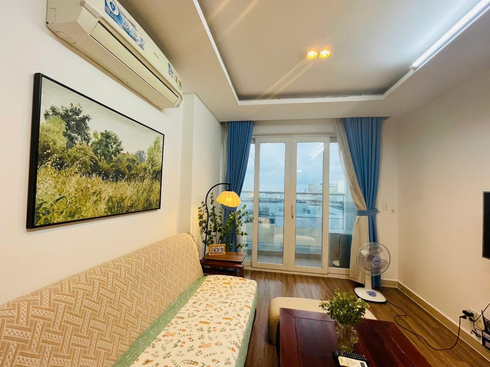 TV and multimedia, Living room, Photo of the whole room, Seating area, air conditioner