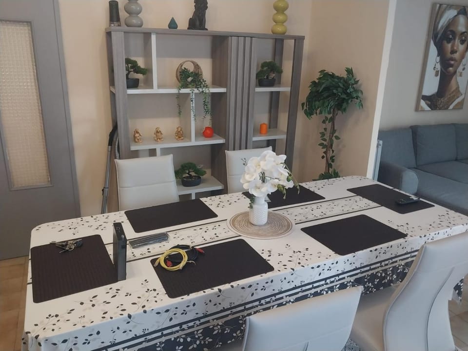 F5 lumineux et moderne Le confort parfait pour familles et couples, Perpignan Apartment in Perpignan