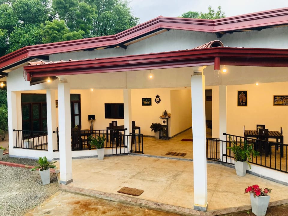 Blue Bird Udawalawe Hotel in Uva Province, Sri Lanka