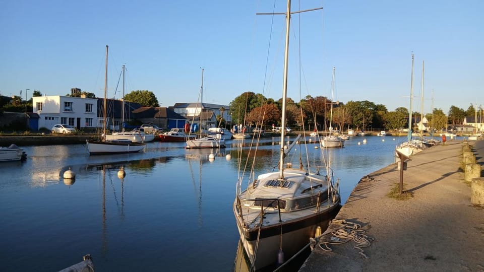 Au bord de la rivière à Pont-Labbé Apartment in Pont-l'Abbé