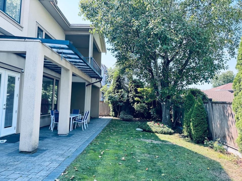 Grace Sweet Homes Kingsize Bedroom NOT A PRIVATE HOUSE - SHARED AMENITIES Apartment in Richmond