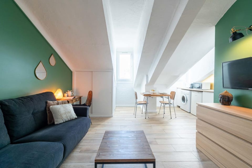 Kitchen or kitchenette, Living room, Dining area