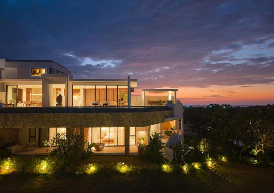 Property building, Nearby landmark, Night, Natural landscape, Garden, Living room, Dining area, On site, Garden view, Dinner, Location