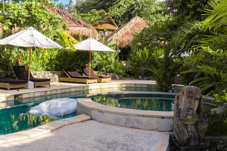 Garden, View (from property/room), Swimming pool
