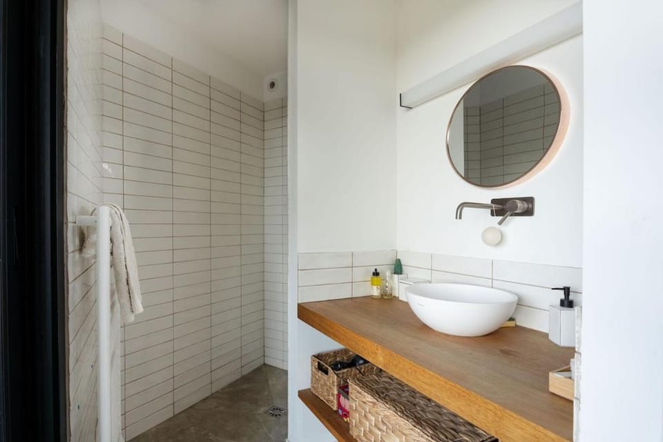Shower, Bathroom, towels