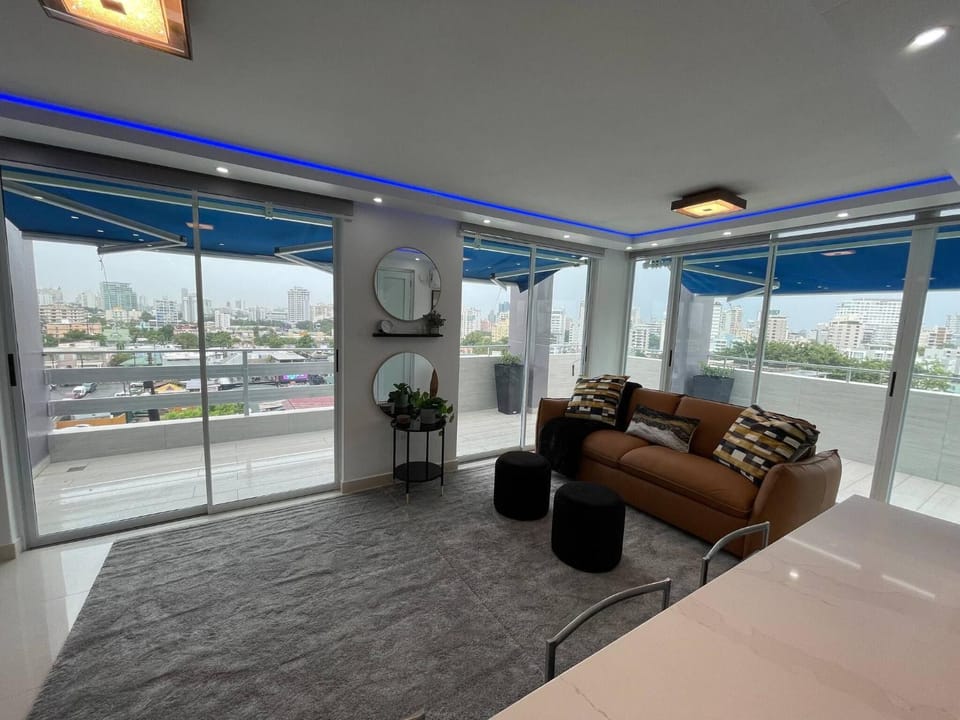 Luxury PH-Apt Best Location Views Wi-Fi,W D Apartment in San Juan