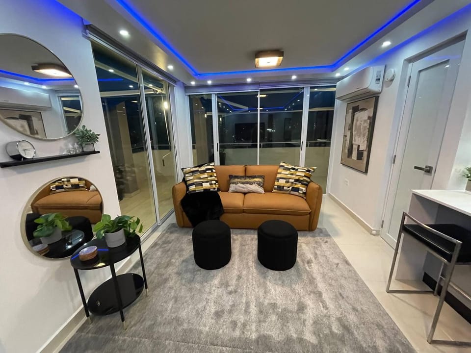 Luxury PH-Apt Best Location Views Wi-Fi,W D Apartment in San Juan