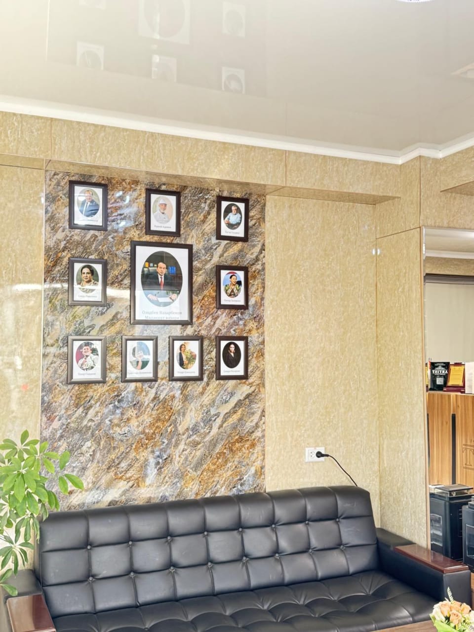 Communal lounge/ TV room, Lobby or reception