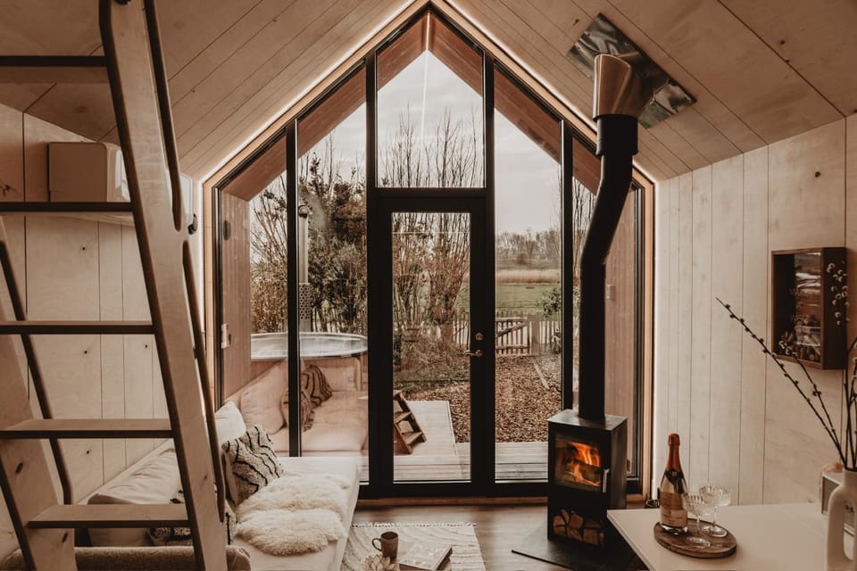Living room, Seating area, fireplace