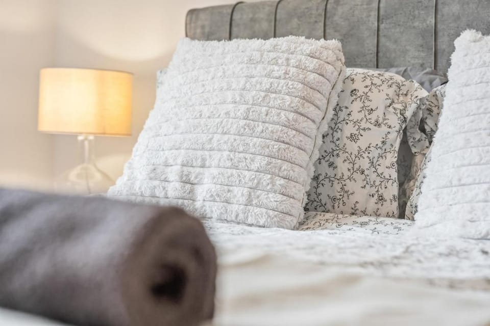 NEW 1 bed Central Birmingham Fast Wi-Fi, Smart TV Apartment in Birmingham