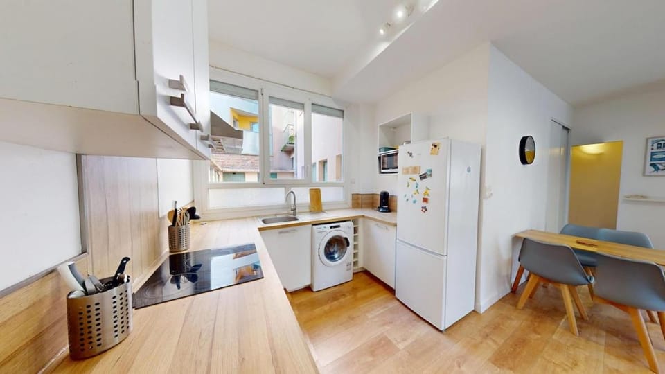 Central Apartment 4 Bedrooms Auguste Comte Apartment in Le Havre