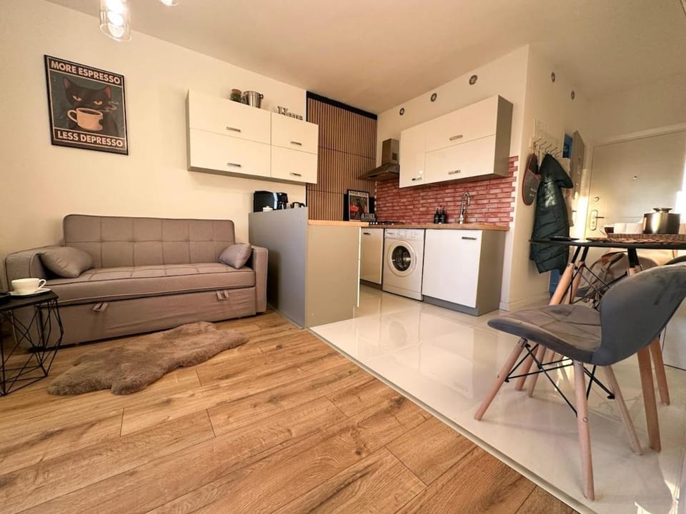 Klimatizovaný Apartmán - Hodo Apartment in Slovakia
