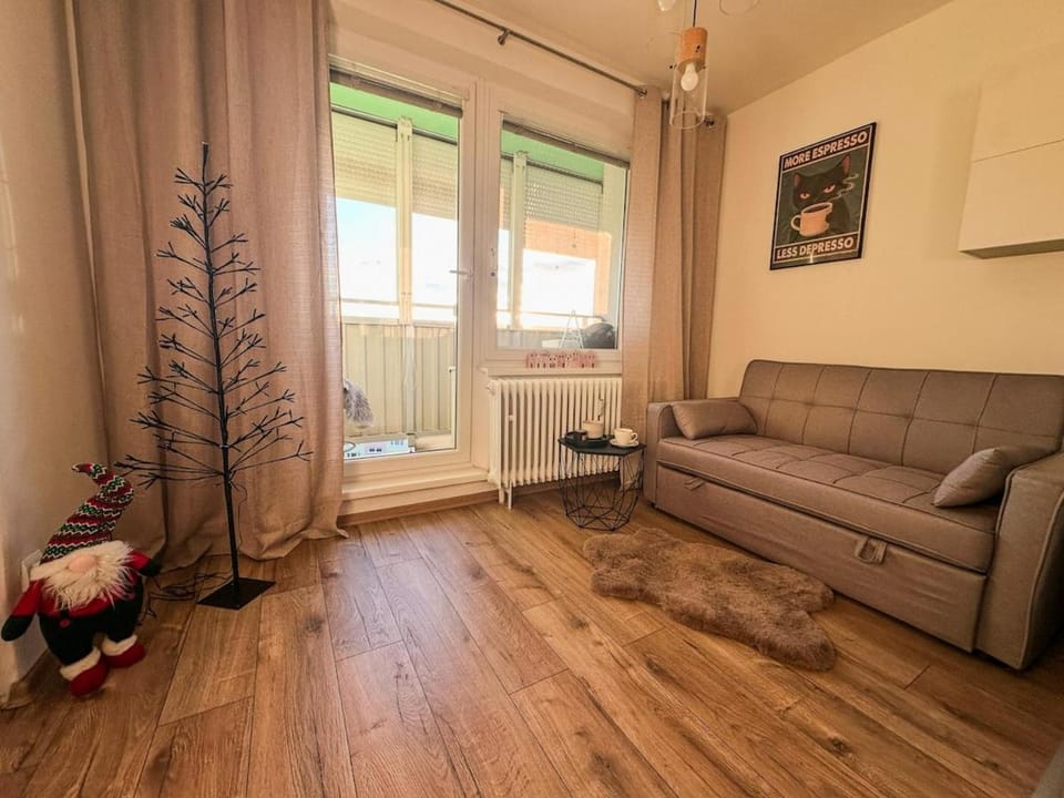 Klimatizovaný Apartmán - Hodo Apartment in Slovakia
