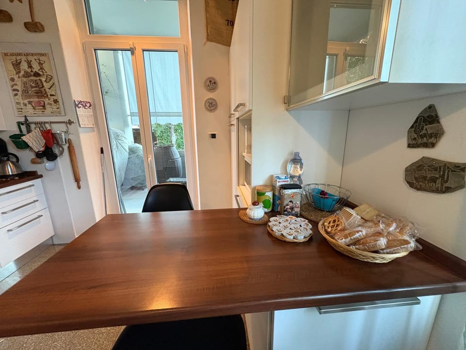 Food and drinks, Dining area