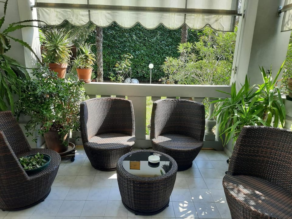 Balcony/Terrace, Garden view