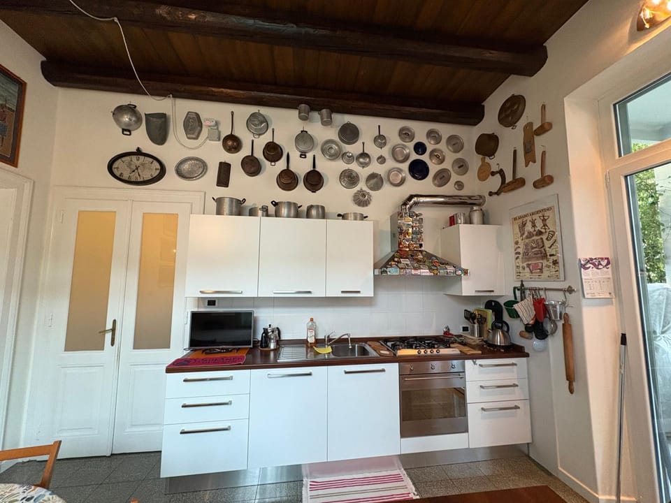 Kitchen or kitchenette, oven, stove