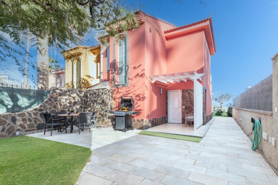 Property building, BBQ facilities, Garden