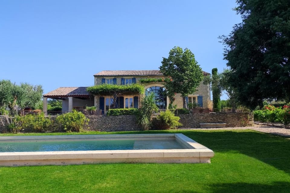 Magnifique Mas avec piscine à 5 minutes d'Uzès Villa in Uzes