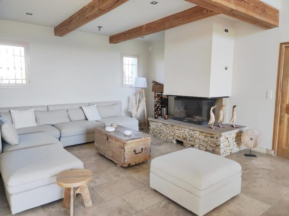 Magnifique Mas avec piscine à 5 minutes d'Uzès Villa in Uzes