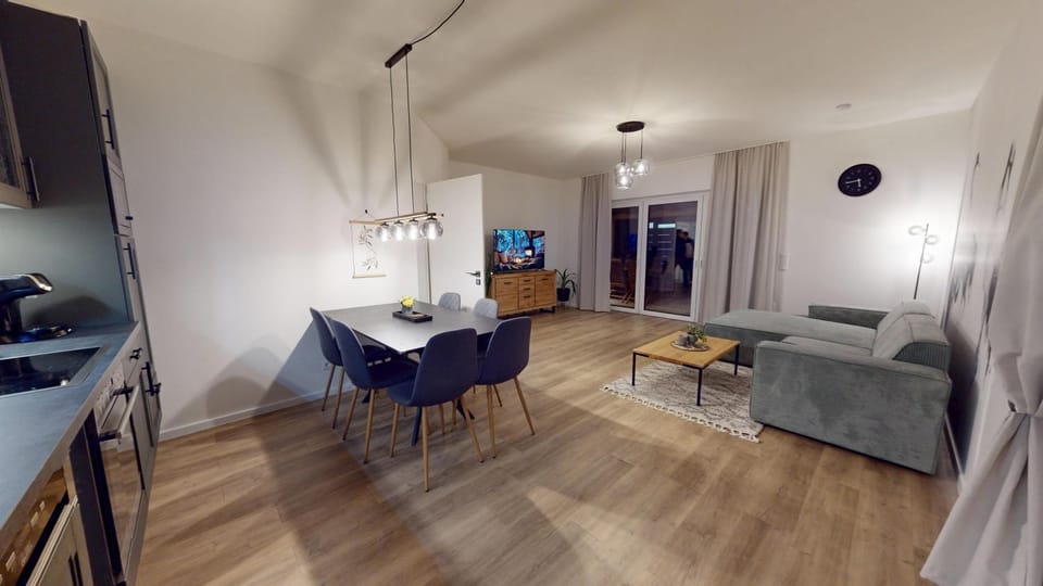 TV and multimedia, Kitchen or kitchenette, Living room, Seating area, Dining area