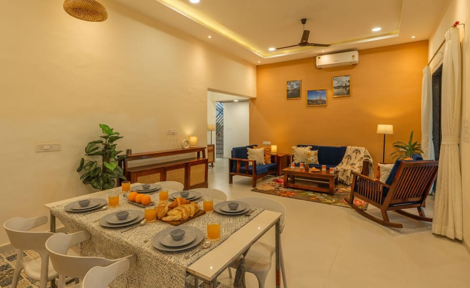 Living room, Dining area