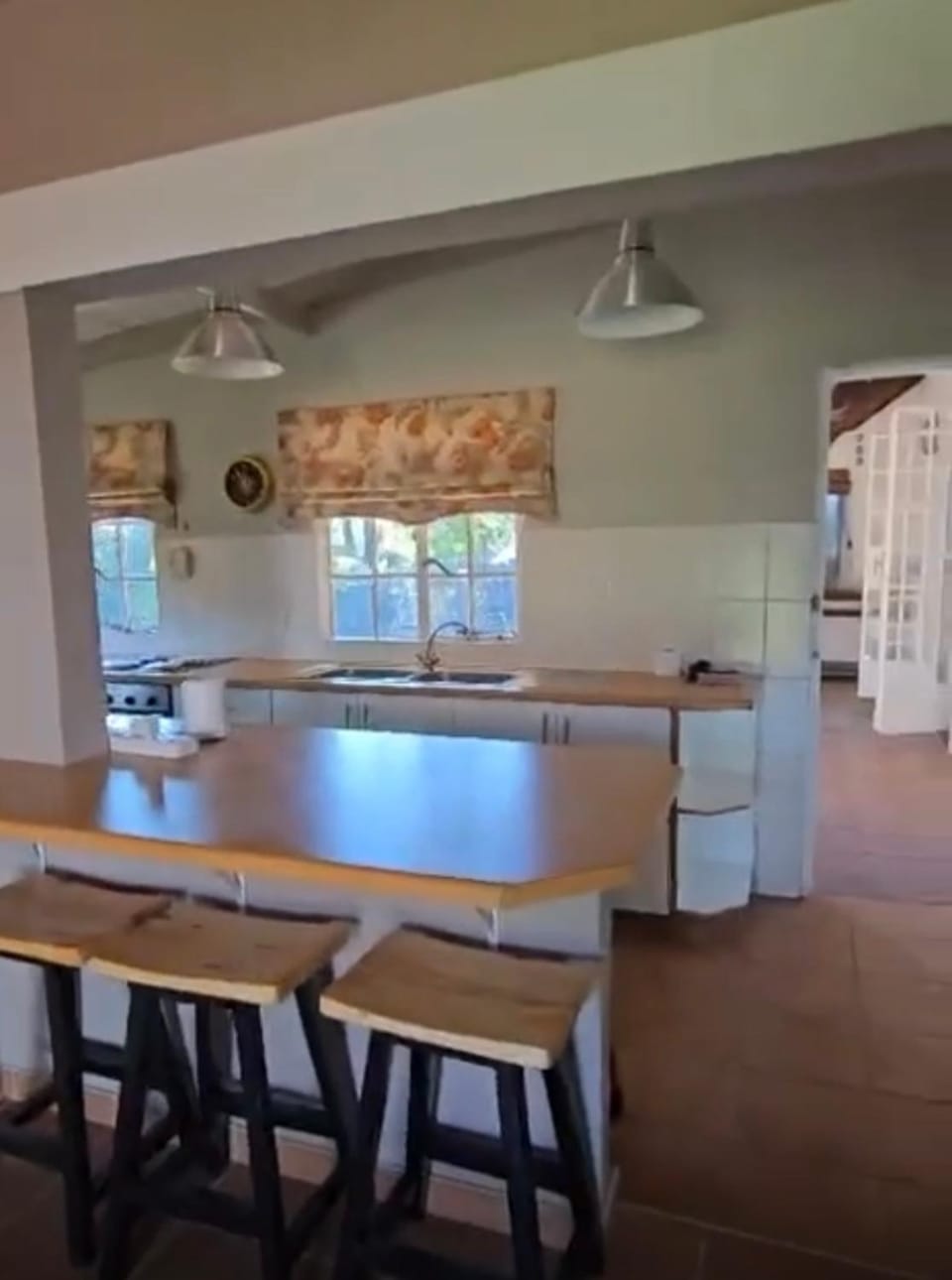 Dining area, kitchen
