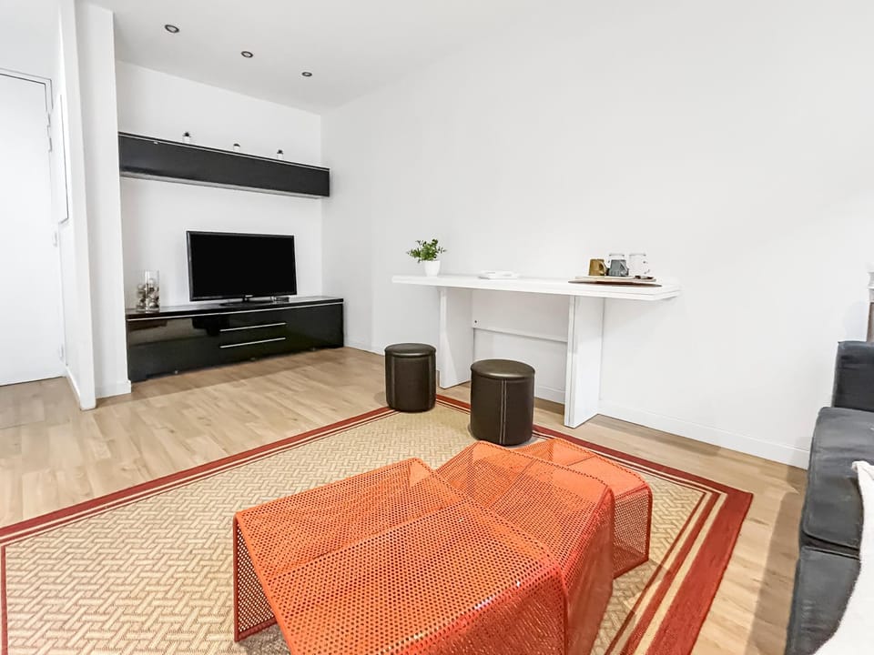 Appartement moderne avec parking privé gratuit Apartment in Île-de-France
