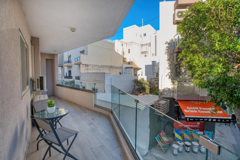 Property building, BBQ facilities, Kitchen or kitchenette
