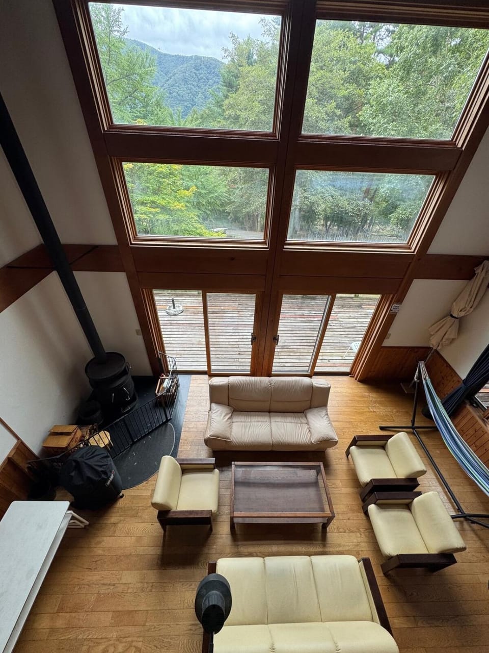 Living room, Mountain view