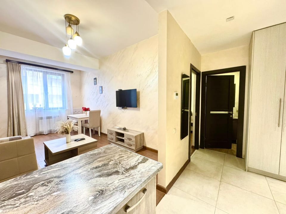 Kitchen or kitchenette, Seating area