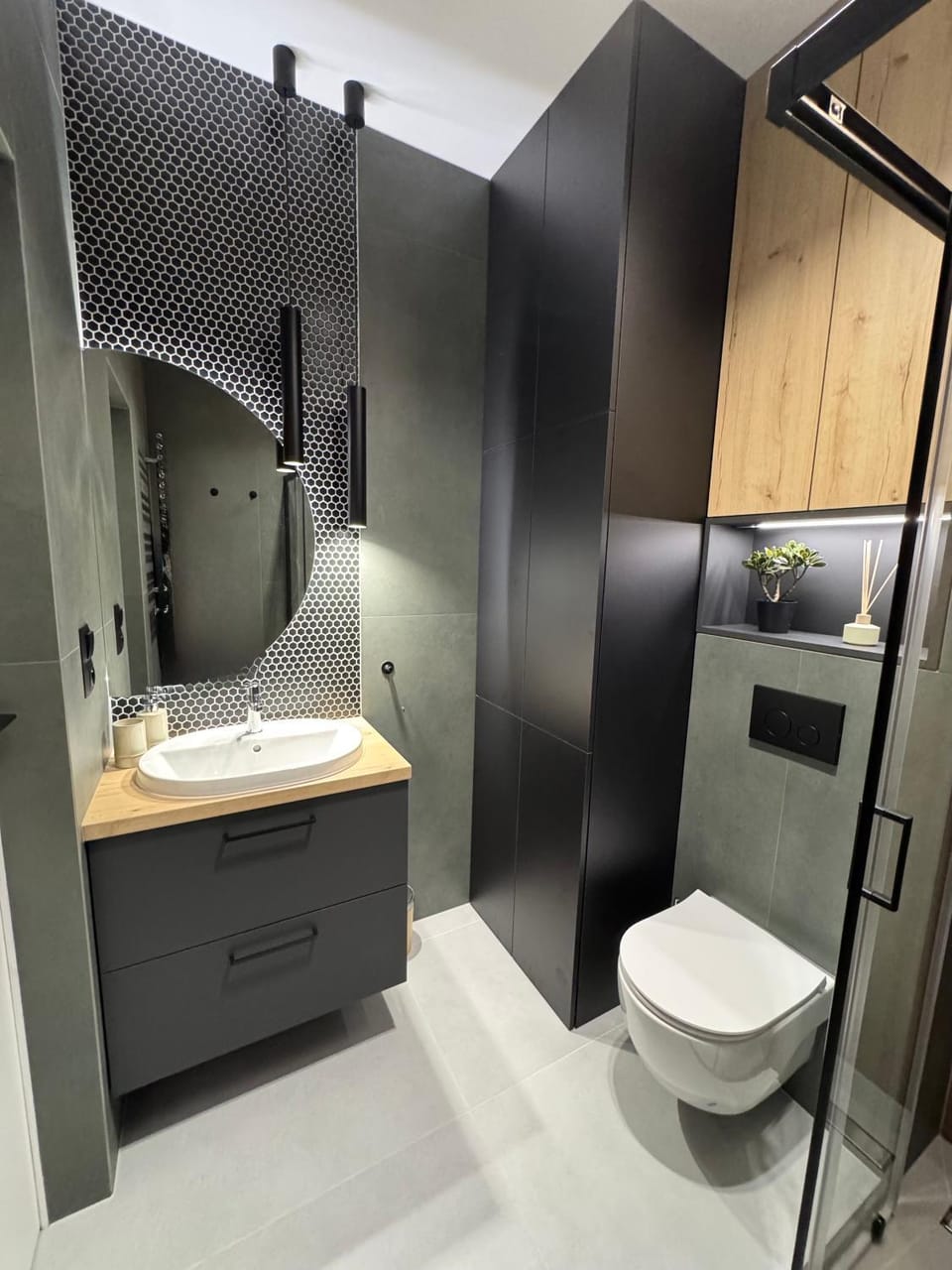 Shower, Toilet, Bathroom