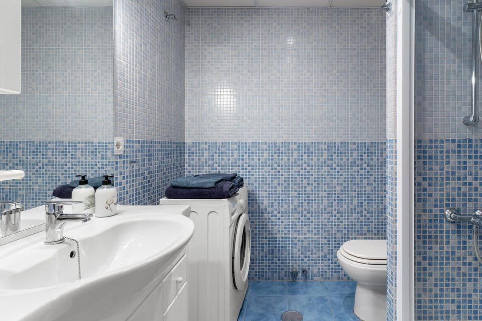 Bathroom, Living room