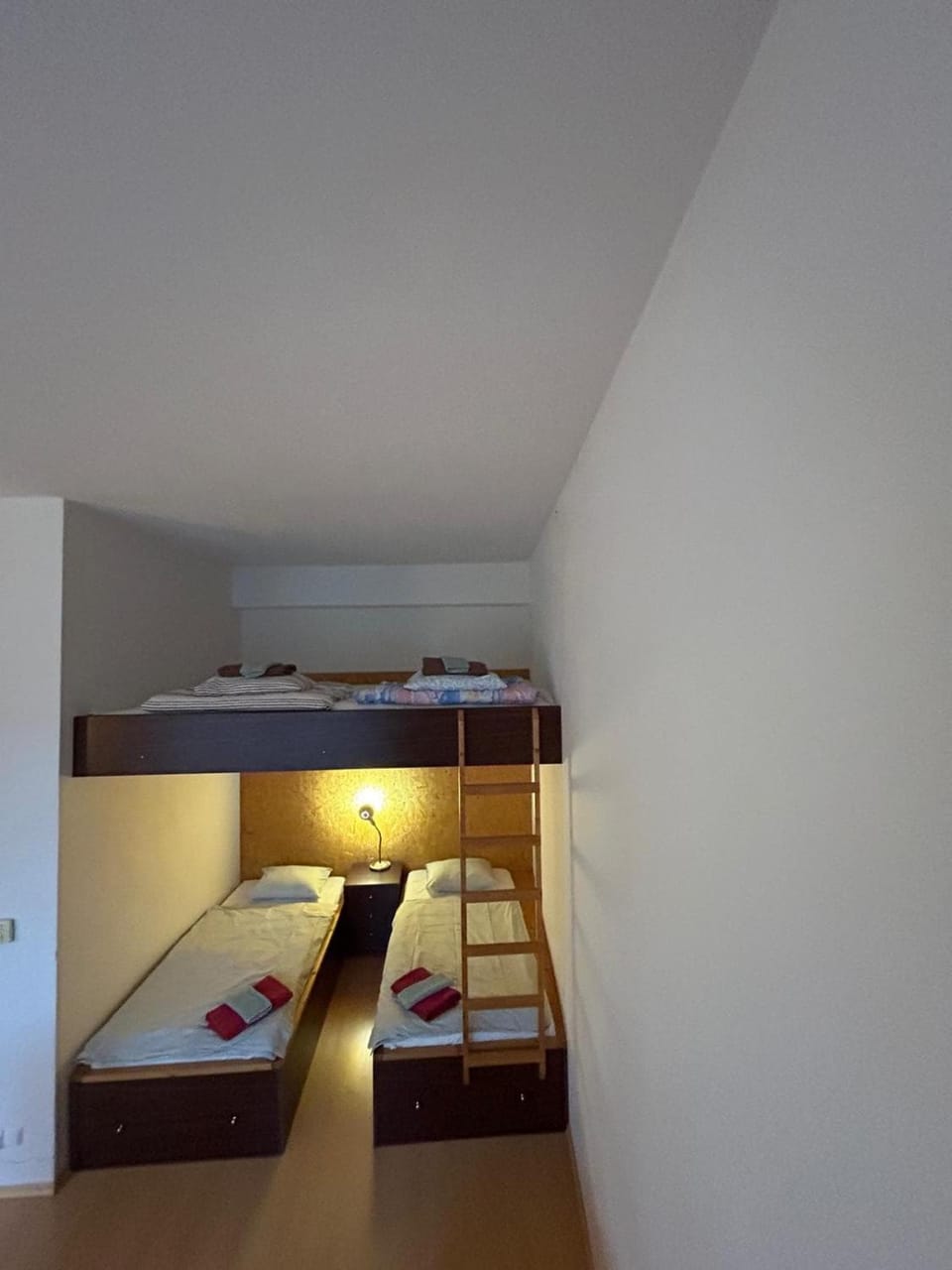 Bed, bunk bed