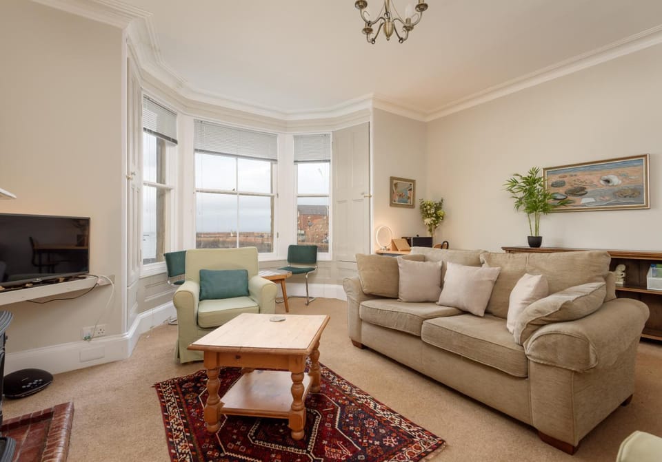 TV and multimedia, Living room, Seating area, Sea view