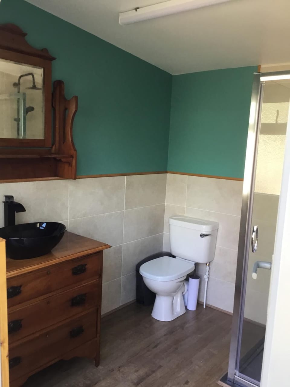 Toilet, Property building, Bathroom, Internal: Not applicable to any particular room