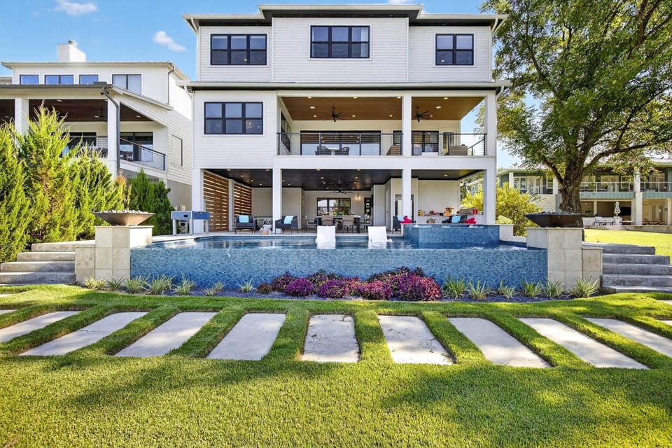 497 on the Lake and Concierge Services House in Kingsland