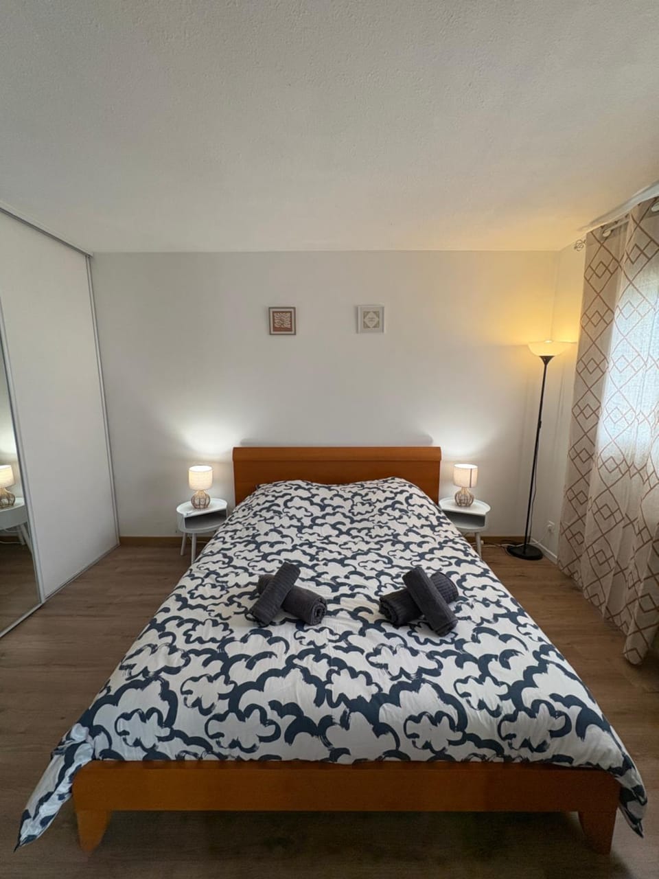 Bed, Photo of the whole room, Bedroom