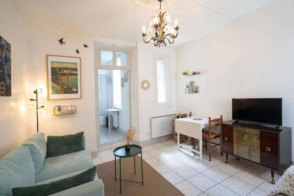 Communal lounge/ TV room, Living room, Seating area
