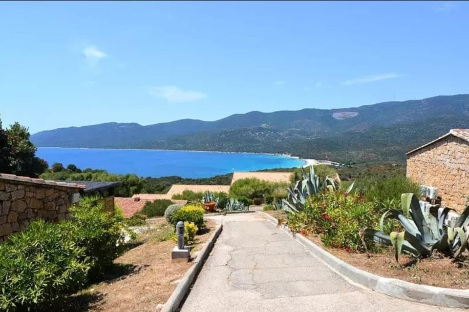 Duplex vue mer avec clim wifi dans résidence piscine mer à pied Apartment in Coti-Chiavari