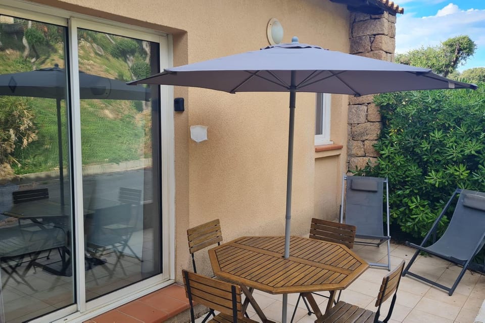 Appartement climatisé dans une résidence avec piscine mer à pied Apartment in Coti-Chiavari
