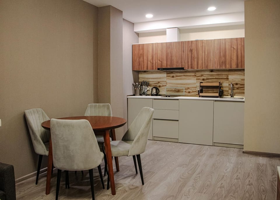 Kitchen or kitchenette, Living room, Dining area