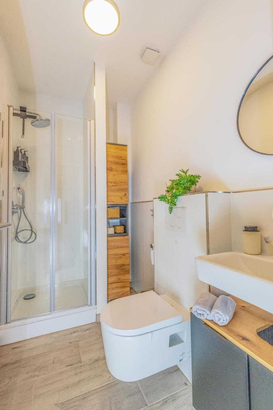 Shower, Bathroom, towels